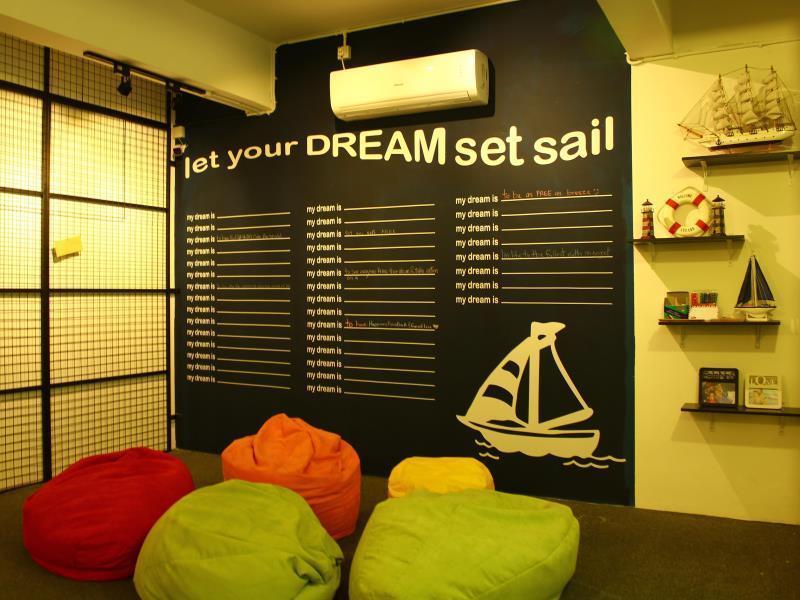 Roof Talk Theme Hostel 조호르 바루 외부 사진